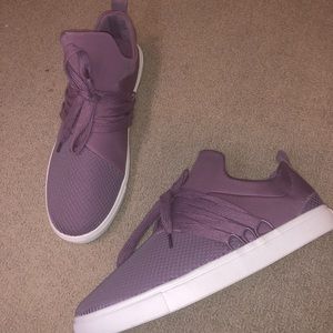 brand new women’s size 9 sneakers